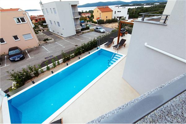 House K1, for 12 persons