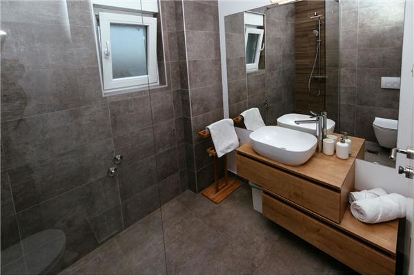 House K1, for 12 persons