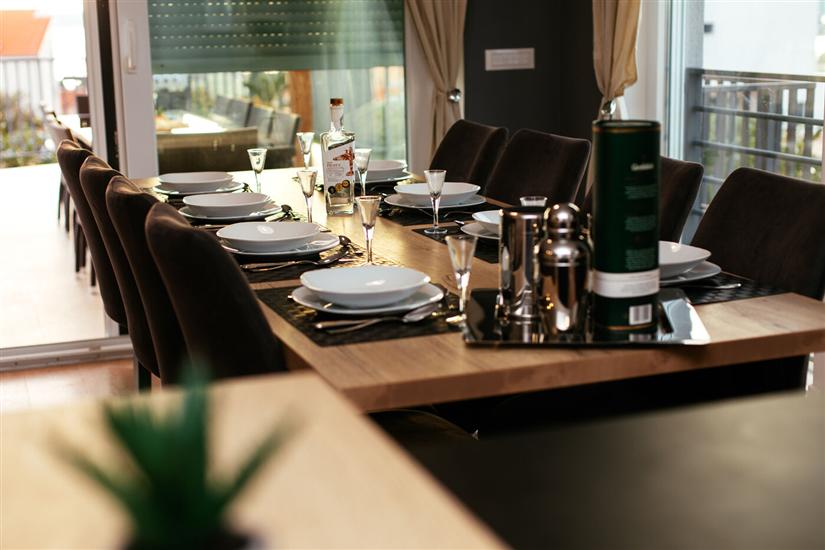 House K1, for 12 persons