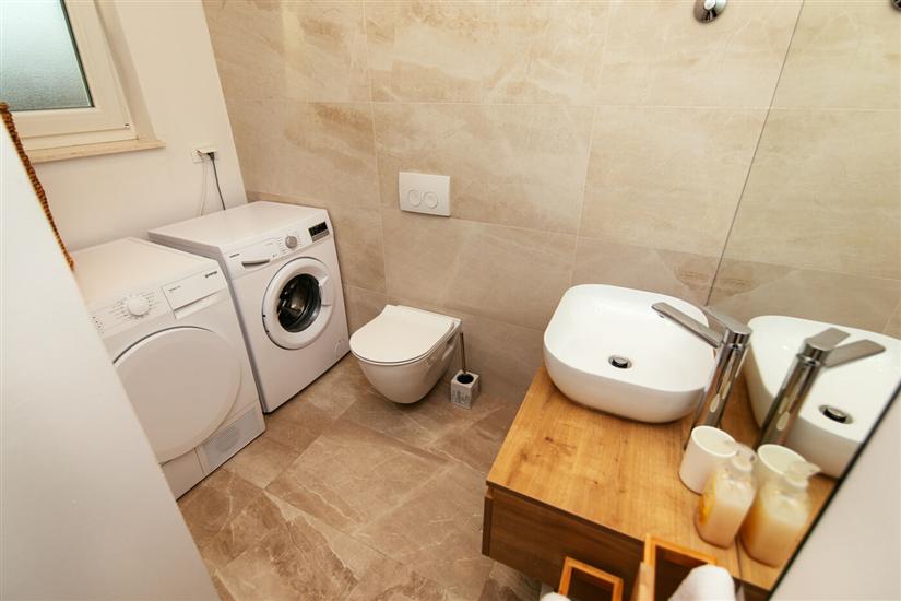 House K1, for 12 persons