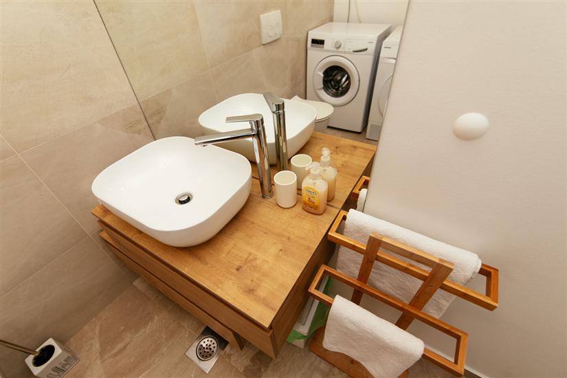 House K1, for 12 persons