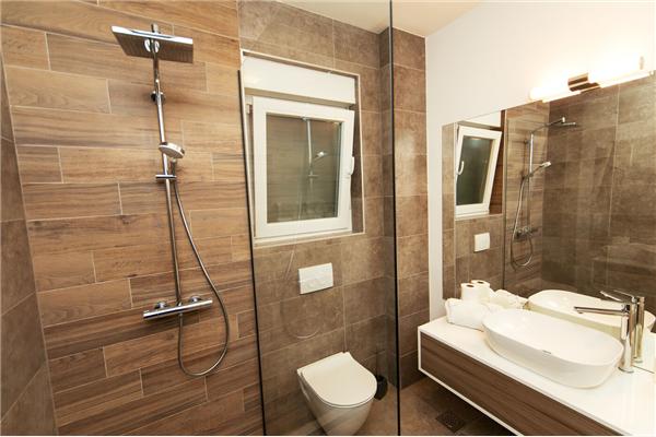 House K1, for 12 persons