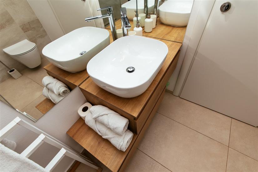 House K1, for 12 persons