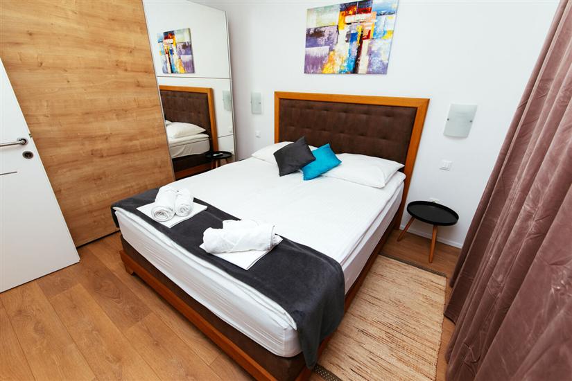 House K1, for 12 persons