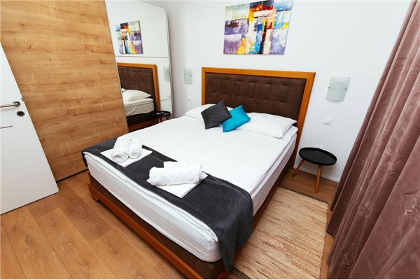 House K1, for 12 persons