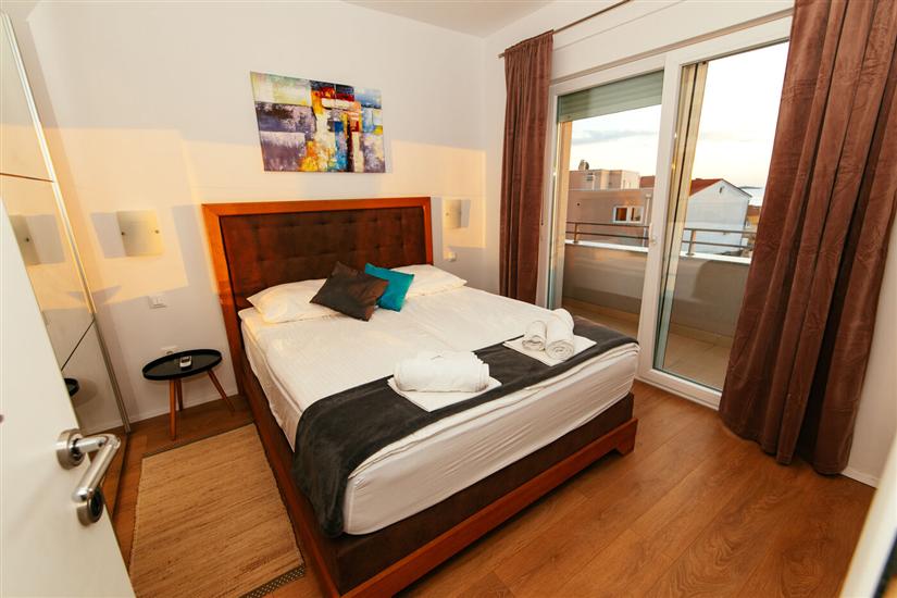 House K1, for 12 persons