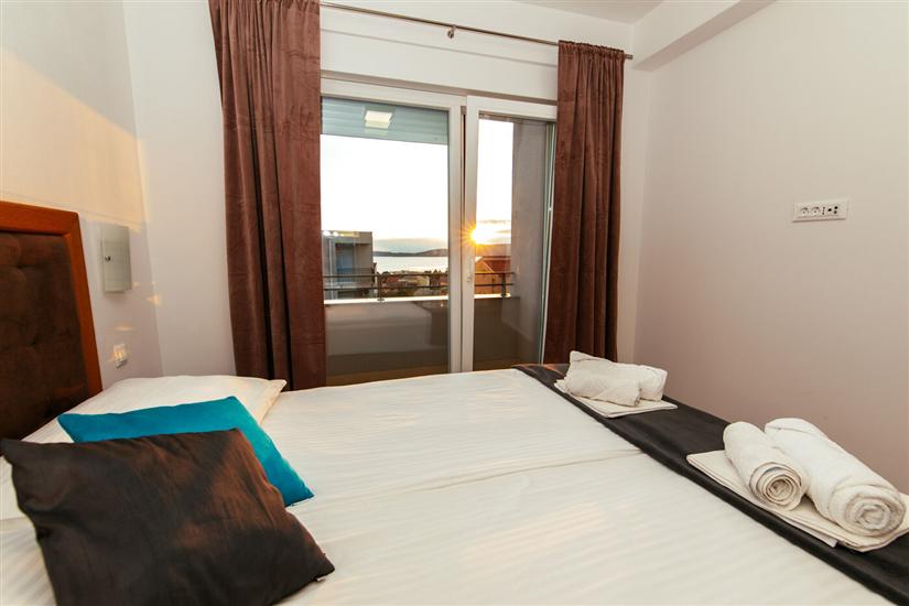 House K1, for 12 persons