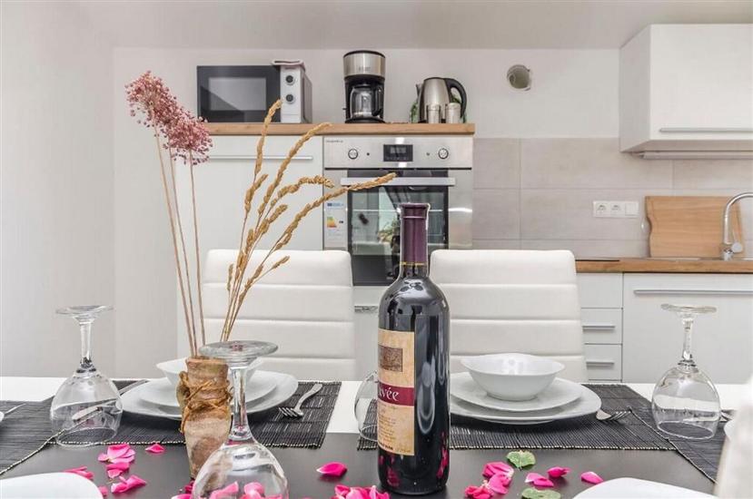 Apartman A2, za 5 osoba/e