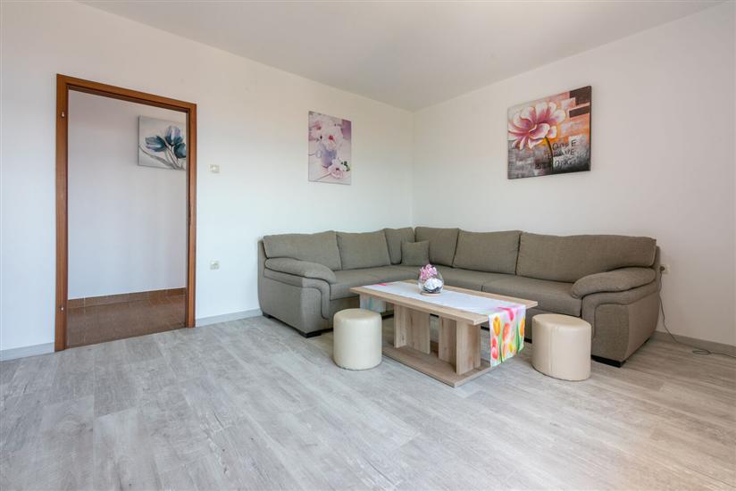 Apartment A2, for 6 persons