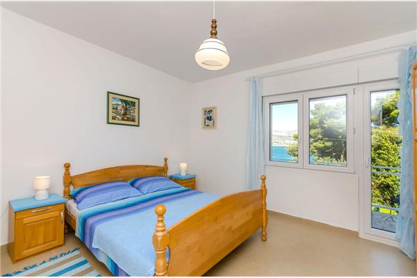 Apartment A1, for 5 persons