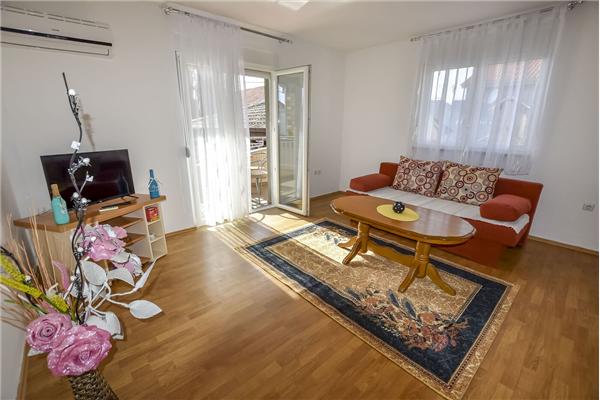 House K1, for 20 persons