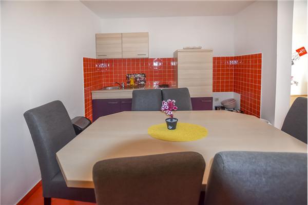 House K1, for 20 persons