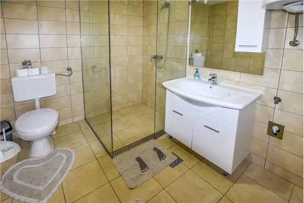 House K1, for 20 persons