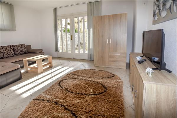 House K1, for 20 persons