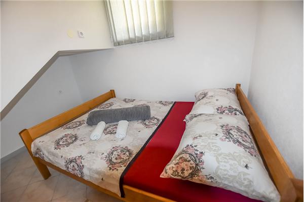 House K1, for 20 persons