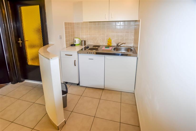 House K1, for 20 persons