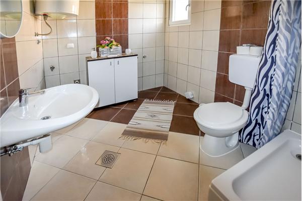 House K1, for 20 persons