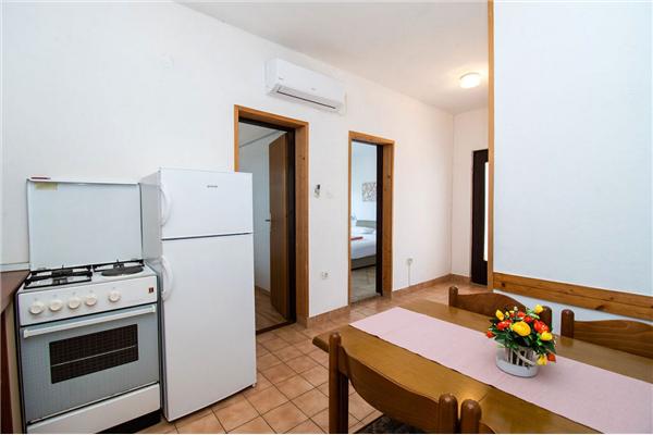 Apartment A1, for 5 persons