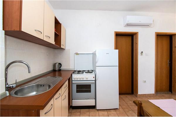 Apartment A1, for 5 persons