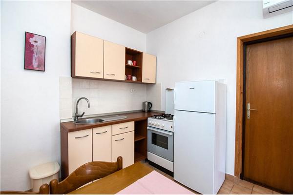 Apartment A1, for 5 persons