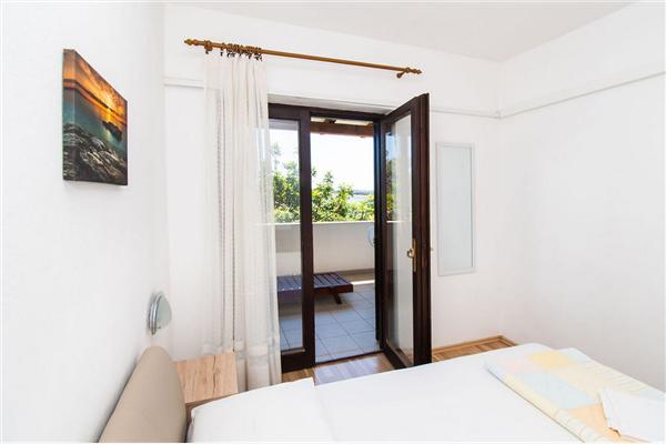 Apartment A1, for 5 persons