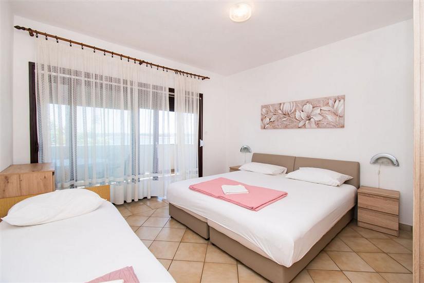 Apartment A1, for 5 persons