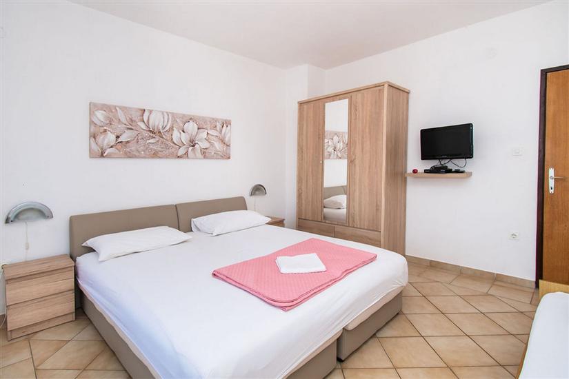 Apartment A1, for 5 persons