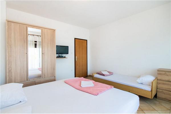 Apartment A1, for 5 persons