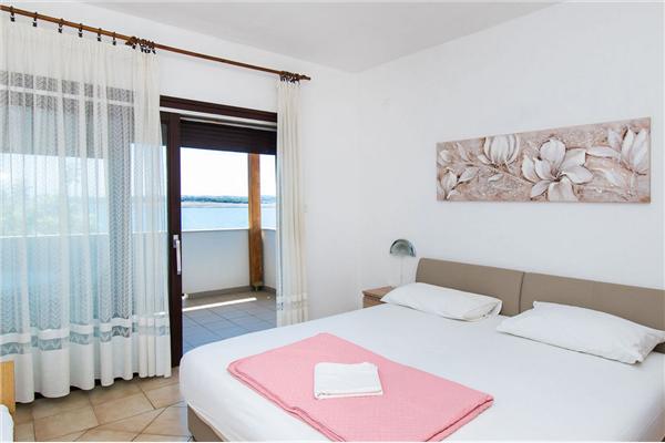 Apartment A1, for 5 persons