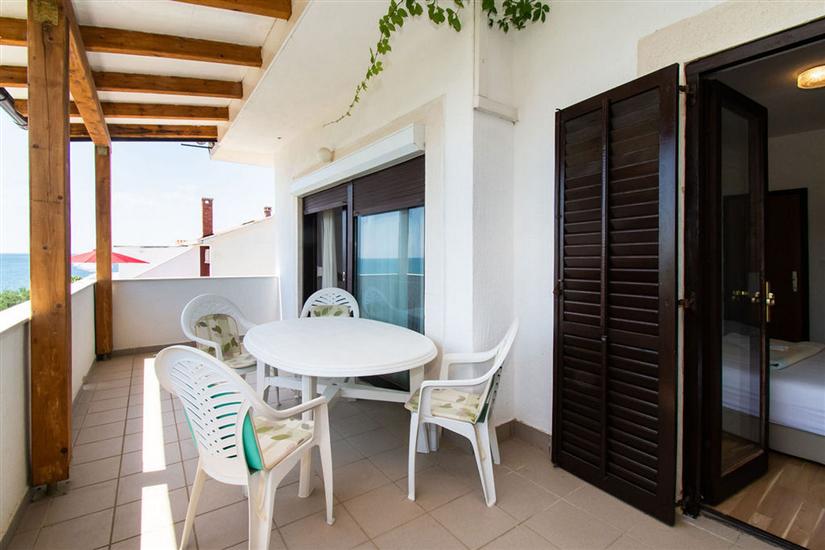 Apartment A1, for 5 persons