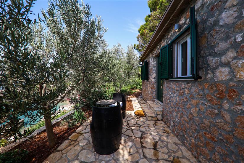 House Skaramuca Village