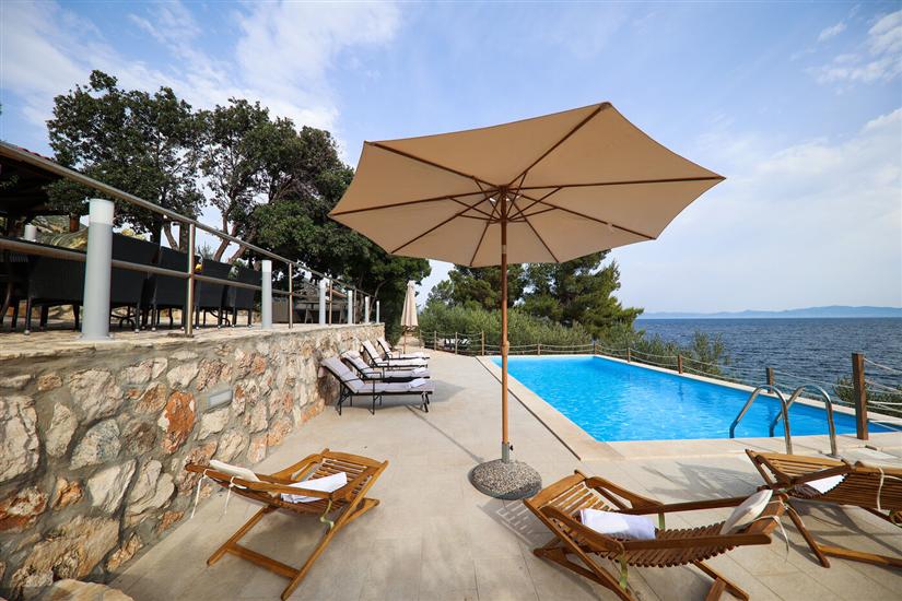 House Dingač Village Resort