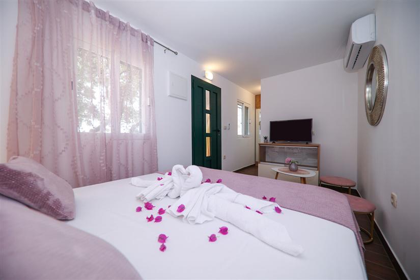 House K1, for 8 persons