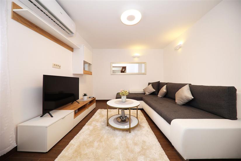 House K1, for 8 persons