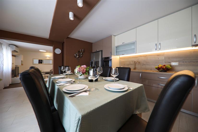 House K1, for 8 persons