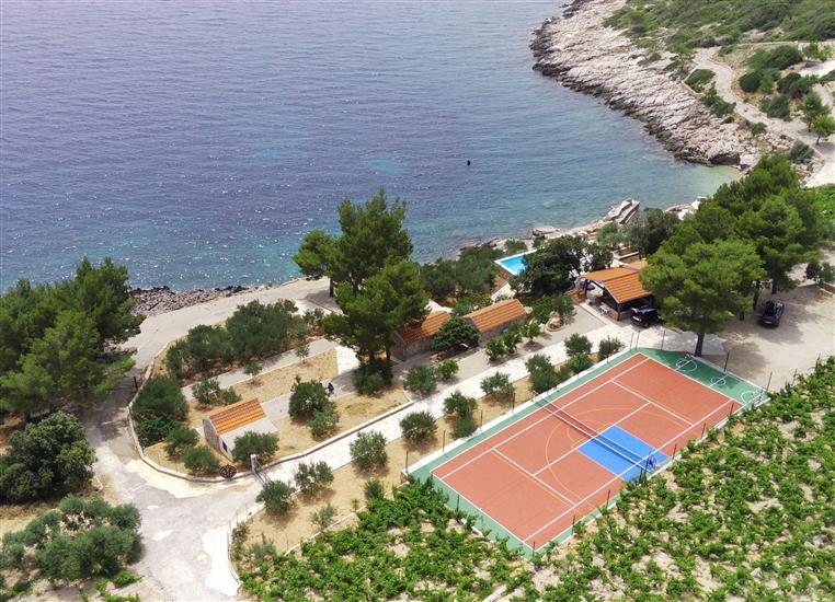 House Skaramuca Village