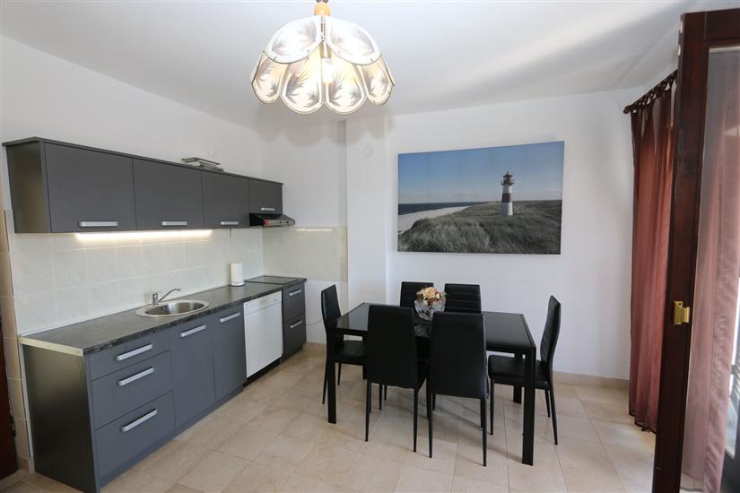 Apartment A2, for 5 persons