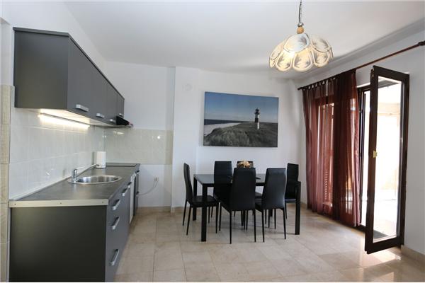 Apartment A2, for 5 persons