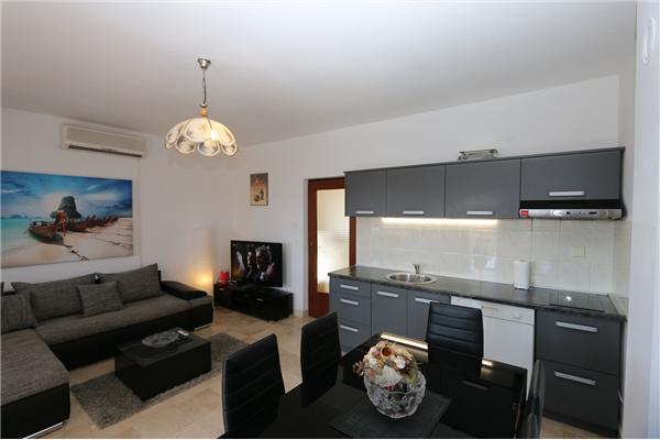 Apartment A2, for 5 persons