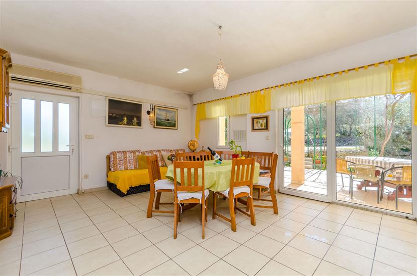 Apartment A1, for 6 persons