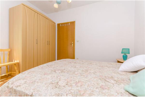 Apartment A1, for 6 persons