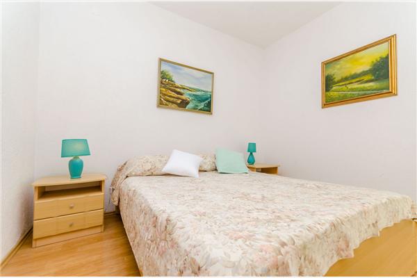 Apartment A1, for 6 persons