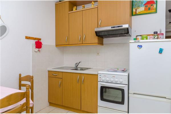 Apartment A2, for 5 persons
