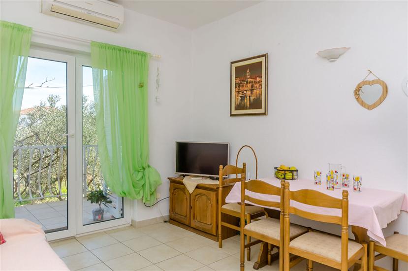 Apartment A2, for 5 persons