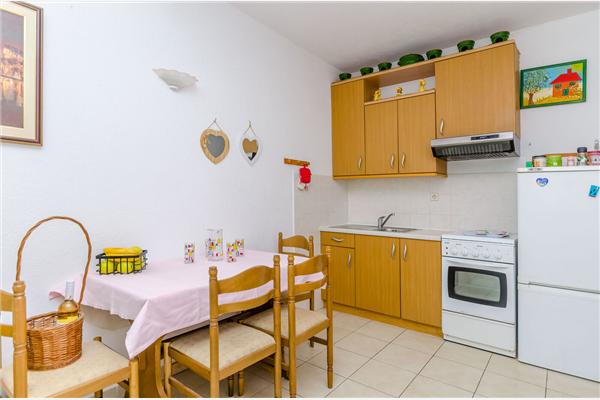Apartment A2, for 5 persons