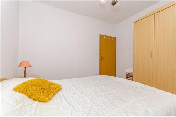 Apartment A2, for 5 persons