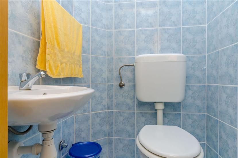 Apartment A2, for 5 persons