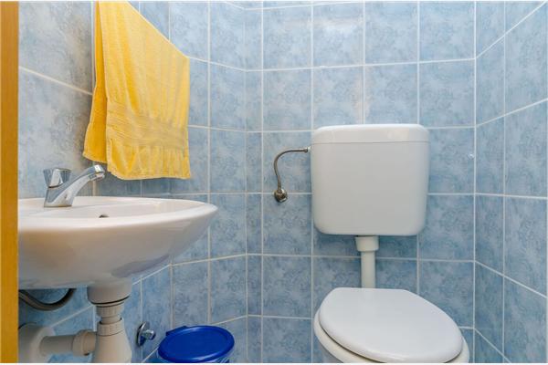 Apartment A2, for 5 persons