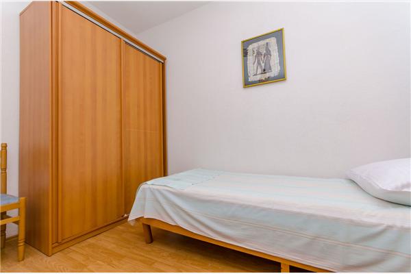 Apartment A2, for 5 persons