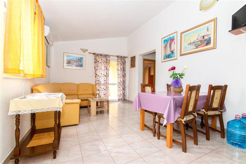 Apartment A2, for 4 persons